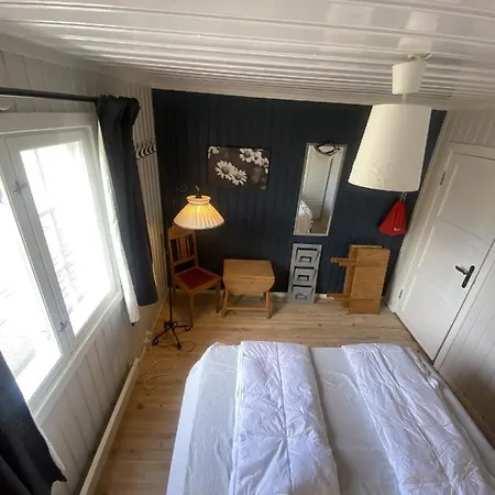 Dom wakacyjny Beautiful Cabin Close To *